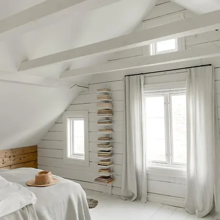 Staurneset Scandi With Wildlife And Seafront Villa